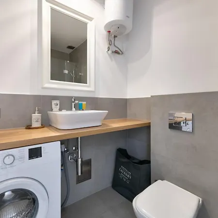 Dr - Parkowa Apartmán *